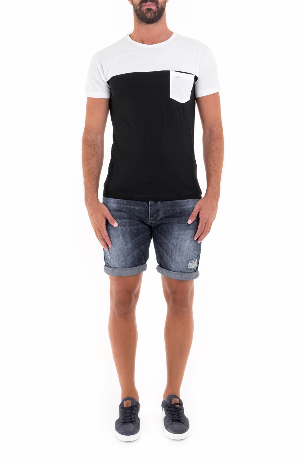 T-SHIRT CHEST POCKET