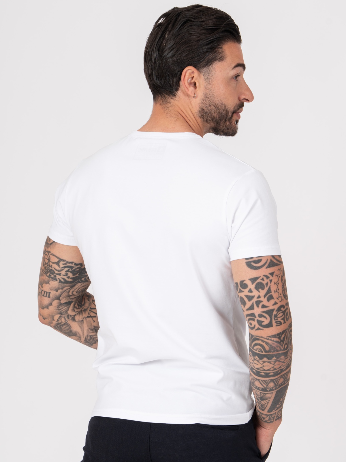 T-SHIRT SMK LOGO. BORDADO