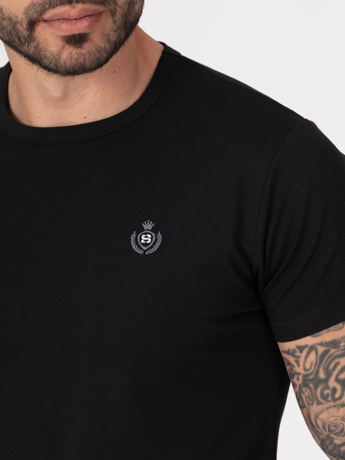 T-SHIRT SMK LOGO. BORDADO