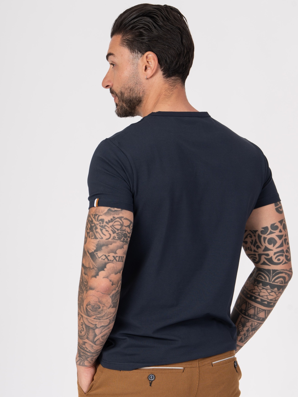 T-SHIRT SMK LOGO. BORDADO