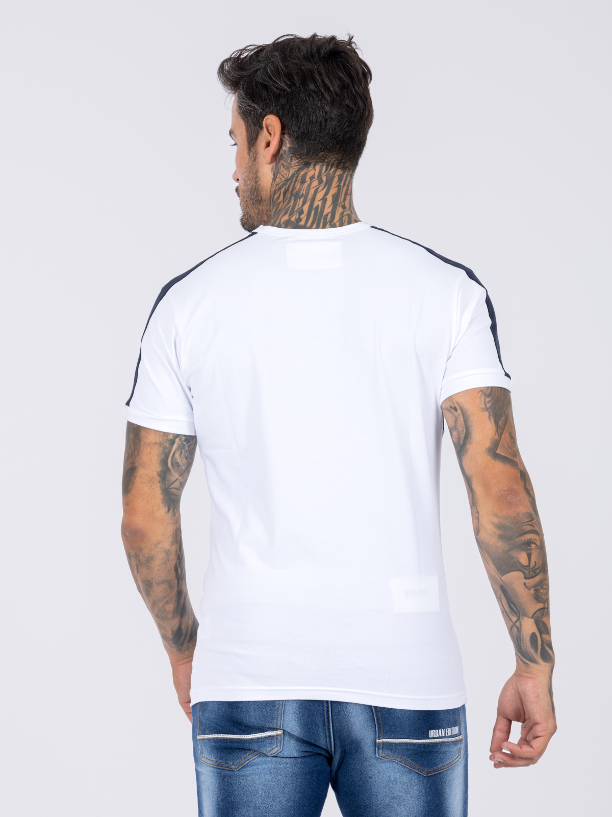 T-SHIRT BRANCA RISCA MARI