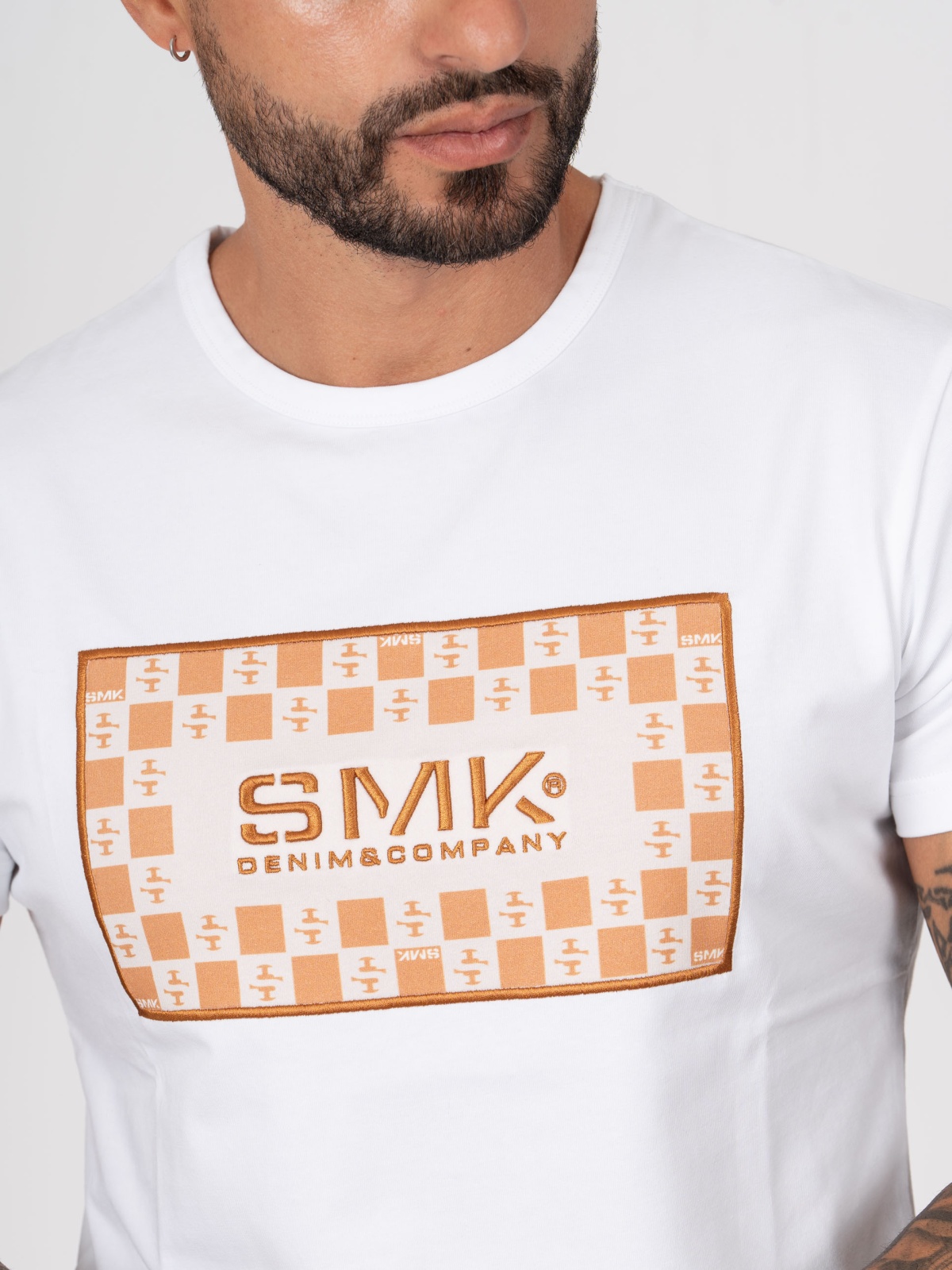 T-SHIRT SMK LOGO BEGE